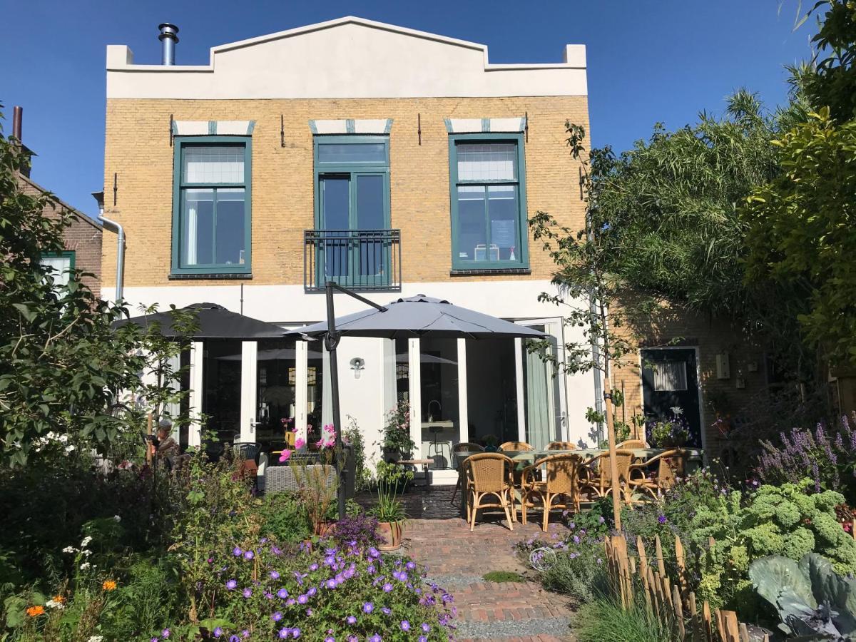 Logeren Bij De Burgemeester Bed & Breakfast Stad aan 't Haringvliet